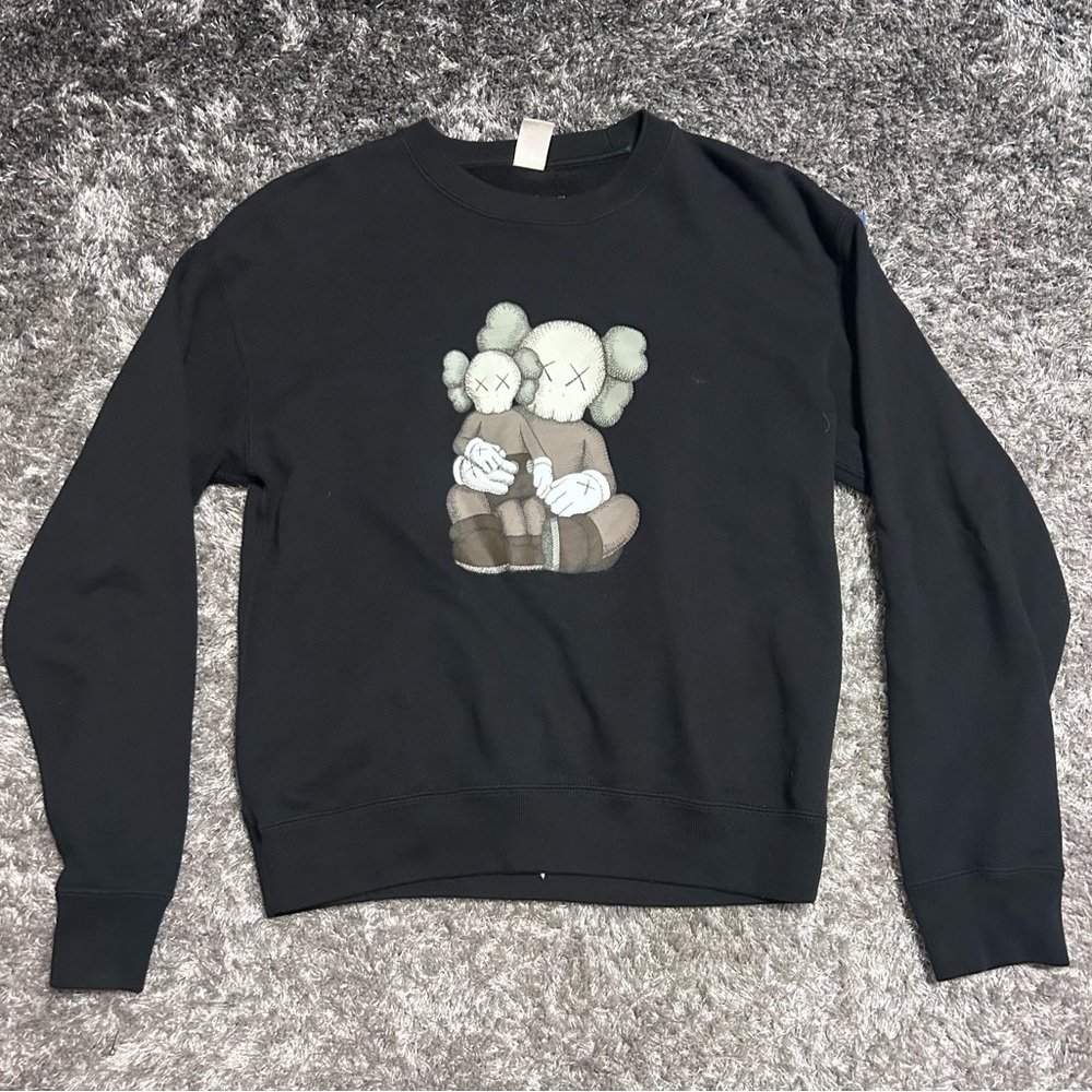 KAWS sweater ggood condition